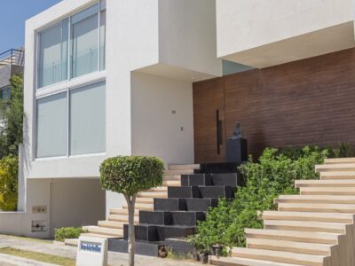 RESIDENCIA EN VENTA “LOMAS DE ANGELOPOLIS I”