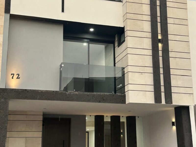 Residencia Nueva en venta Fraccionamiento La Antigua Cementera