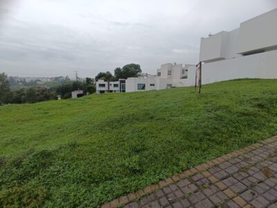 Cluster 10 10 10 “LOMAS DE ANGELOPOLIS I”