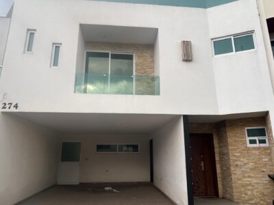 Casa de Remate en Fraccionamiento La Antigua Cementera