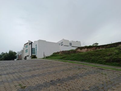 Cluster 10 10 10 “LOMAS DE ANGELOPOLIS I”