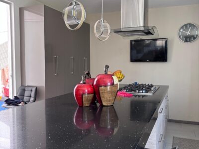 Casa de uso en venta Zona “CIUDAD UNIVERSITARIA”