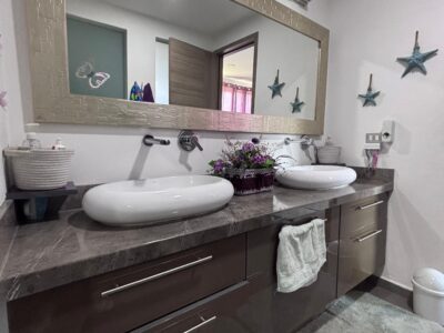 Casa de uso en venta Zona “CIUDAD UNIVERSITARIA”