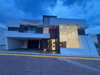 RESIDENCIA EN LA ANTIGUA CEMENTERA”