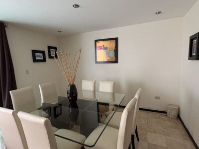 Amplia casa de uso en Venta “LA RIVIERA RESIDENCIAL”