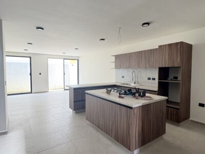 Amplia Casa en PRE Venta “LA ANTIGUA CEMENTERA “