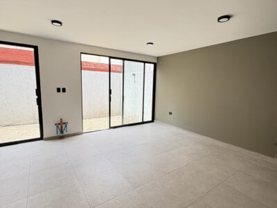 Amplia Casa en PRE Venta “LA ANTIGUA CEMENTERA “