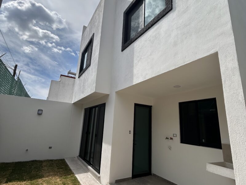 casa Nueva SENDERO DEL FRESNO “ ZOna Galerías Serdán