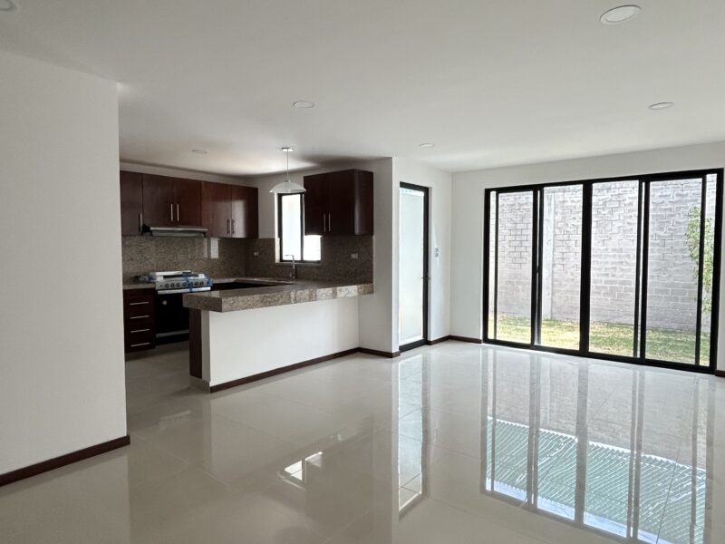 casa Nueva SENDERO DEL FRESNO “ ZOna Galerías Serdán