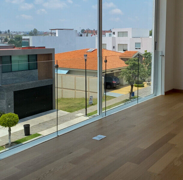 RESIDENCIA EN VENTA “LOMAS DE ANGELOPOLIS I”