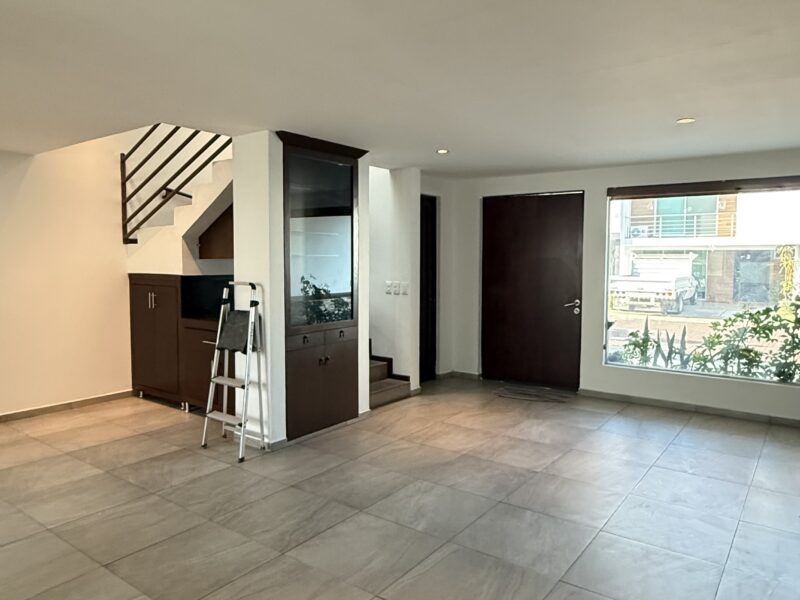 Casa Semi nueva y remodelada en La Antigua Cementera