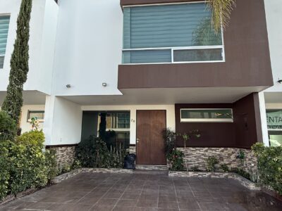 Casa Semi nueva y remodelada en La Antigua Cementera
